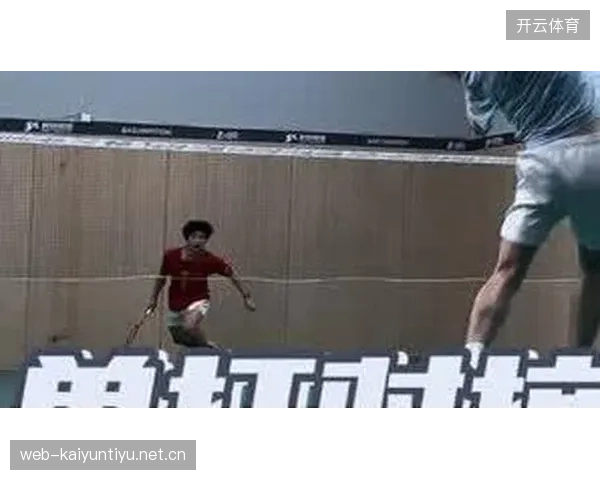 羽毛球传奇：连续救球如动作大片，燃爆你的运动激情